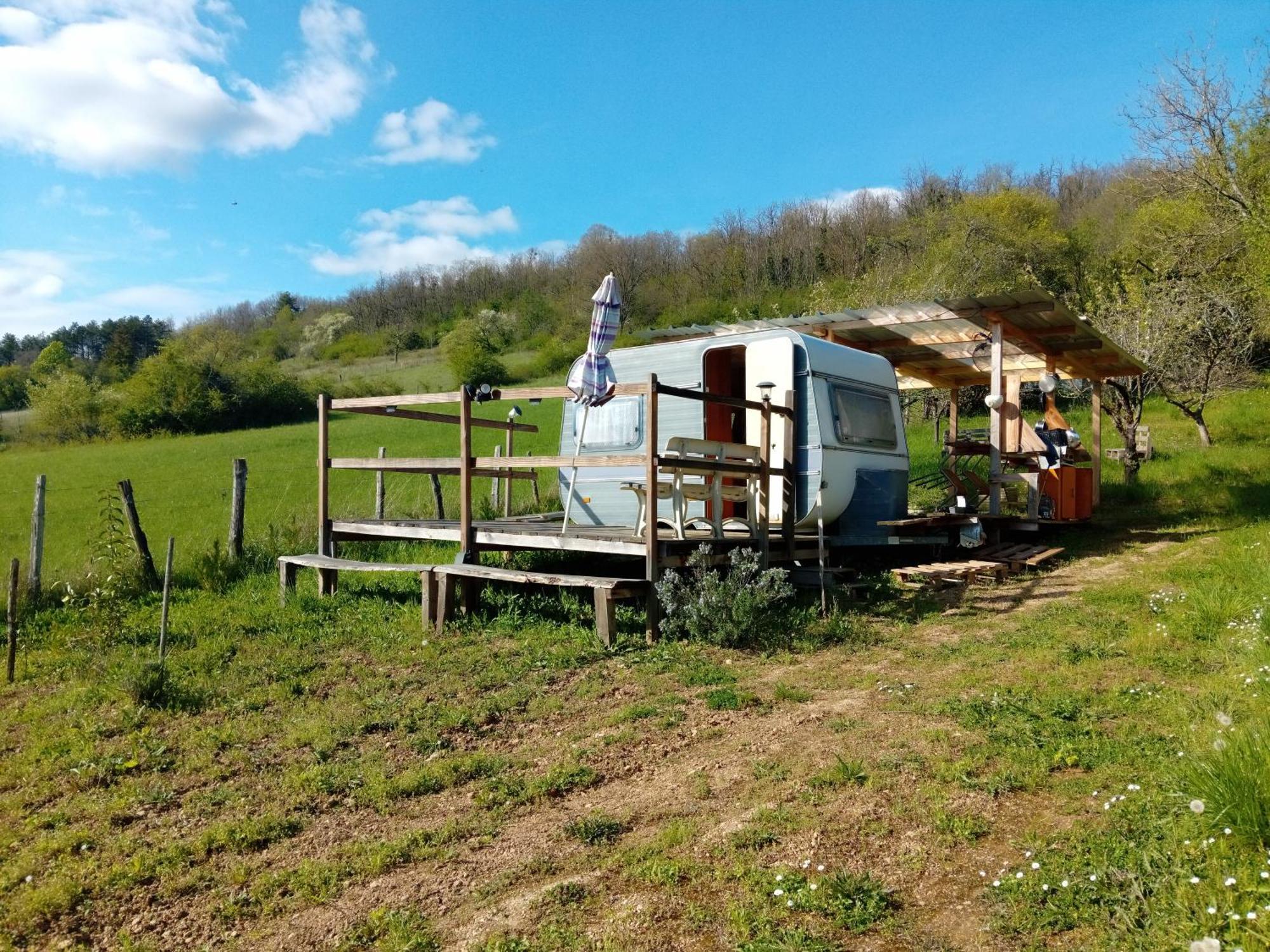 Campingfiz Hotel Varzy Eksteriør billede